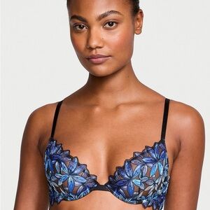 NWT Victoria's Secret VERY SEXY
Ziggy Glam Floral Embroidery Low-Cut Demi Bra